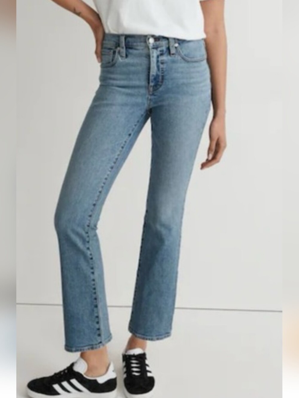 🆕️Mid Rise Kick Out Crop Jeans, Milverton Wash🪞